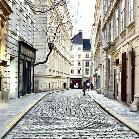 Central Stephansdom Apartment I Netflix I Self Check In เวียนนา ภายนอก รูปภาพ