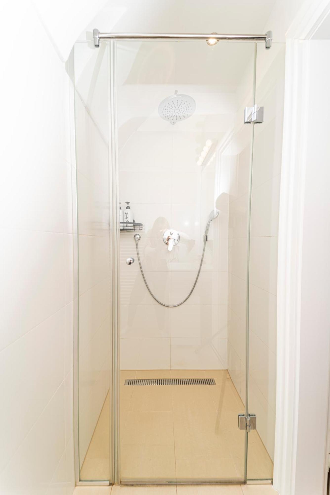Central Stephansdom Apartment I Netflix I Self Check In เวียนนา ภายนอก รูปภาพ